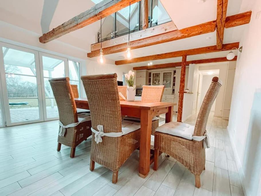 Idyllisches Grosses Ferienhaus Фемарн Экстерьер фото