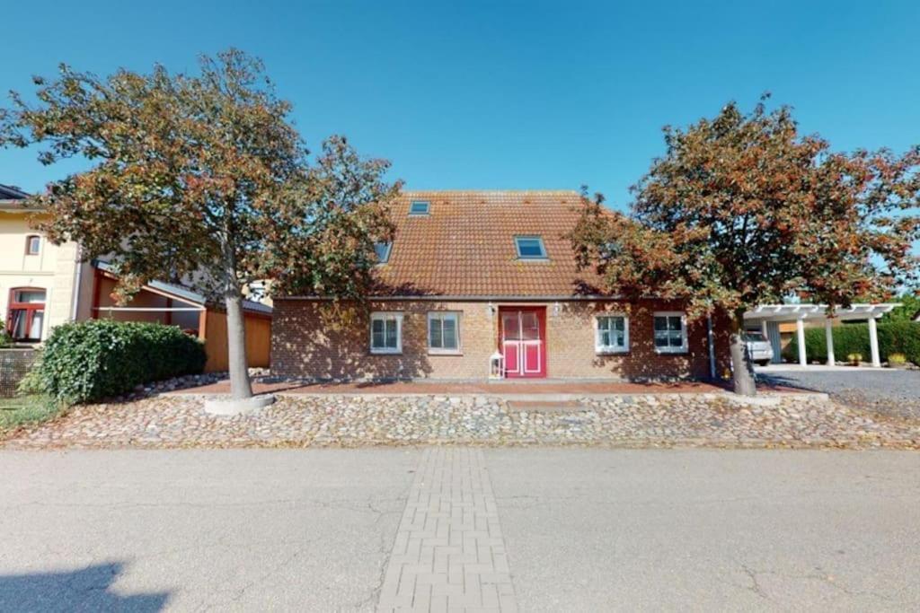 Idyllisches Grosses Ferienhaus Фемарн Экстерьер фото